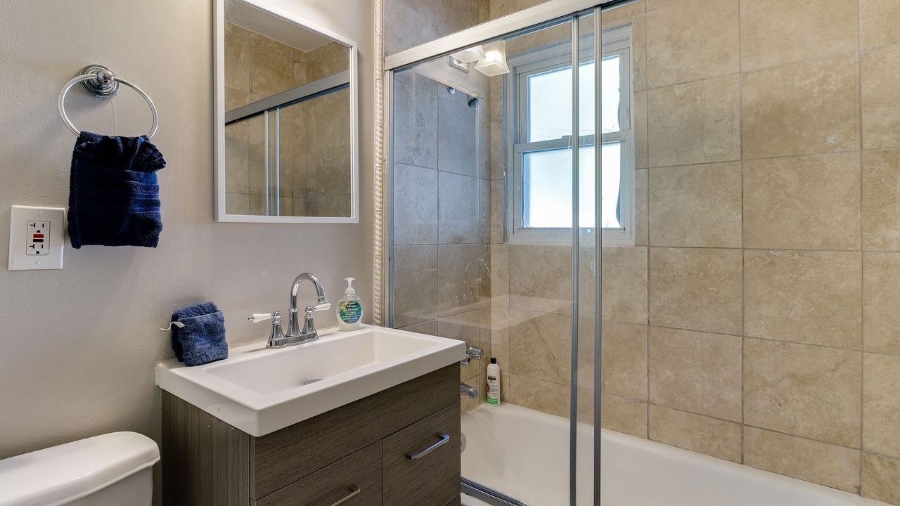 Photo of Bathroom in Reseda