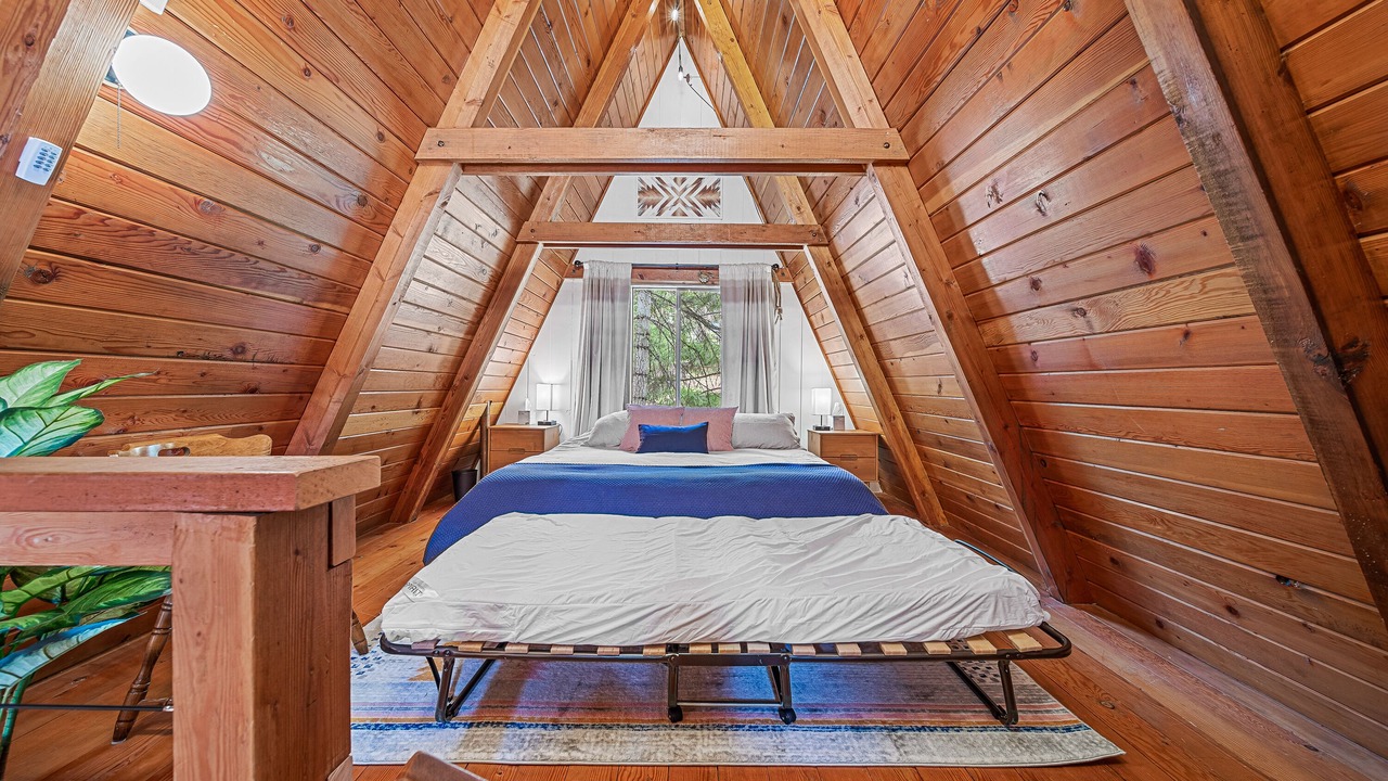 Photo of Bedroom in Klamath Falls