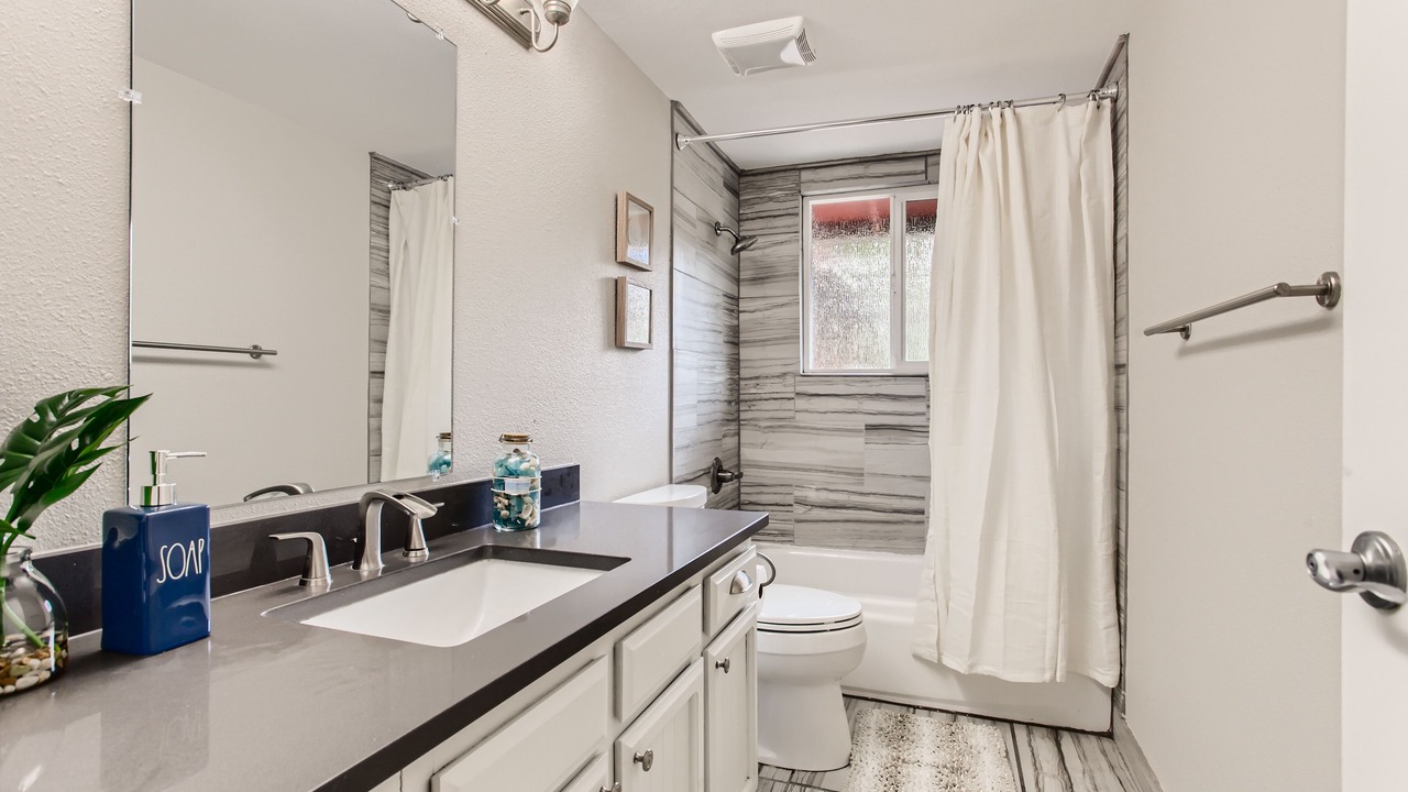 Photo of Bathroom in Sherwood - Tualatin South