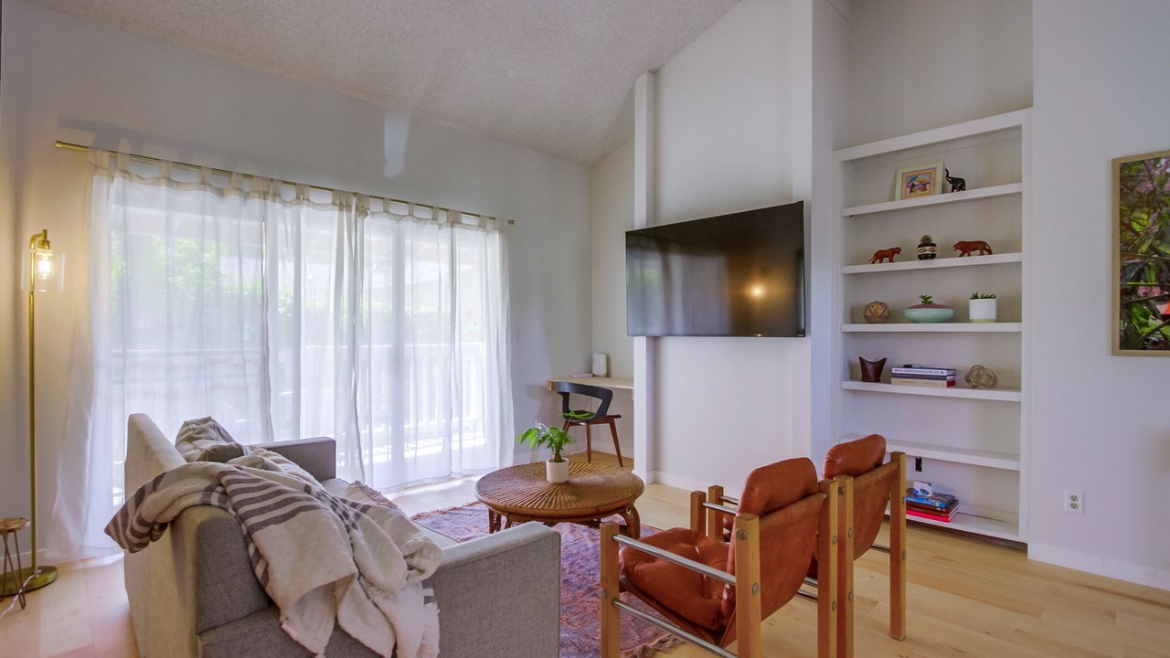 Photo of Livingroom in Olde Solana Beach