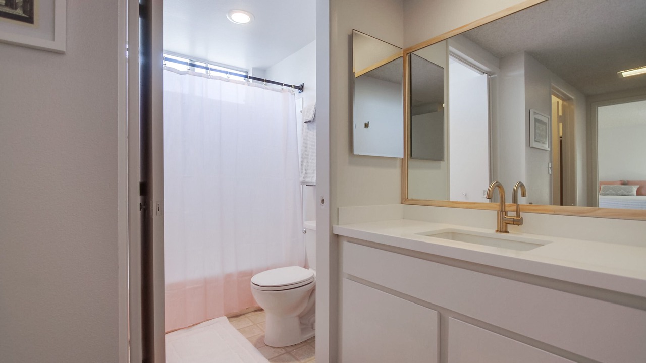 Photo of Bathroom in Olde Solana Beach
