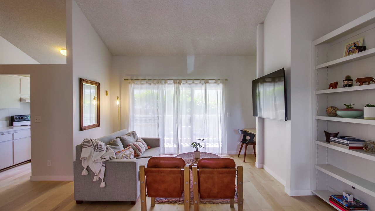 Photo of Livingroom in Olde Solana Beach