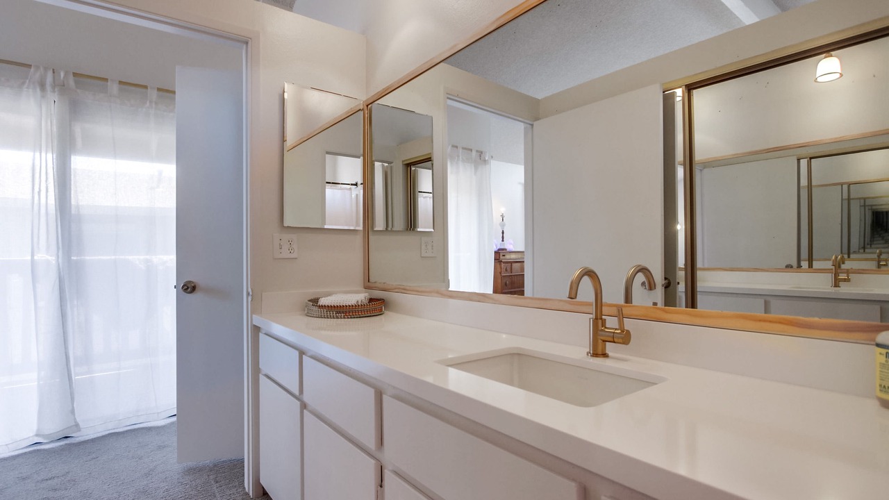 Photo of Bathroom in Olde Solana Beach