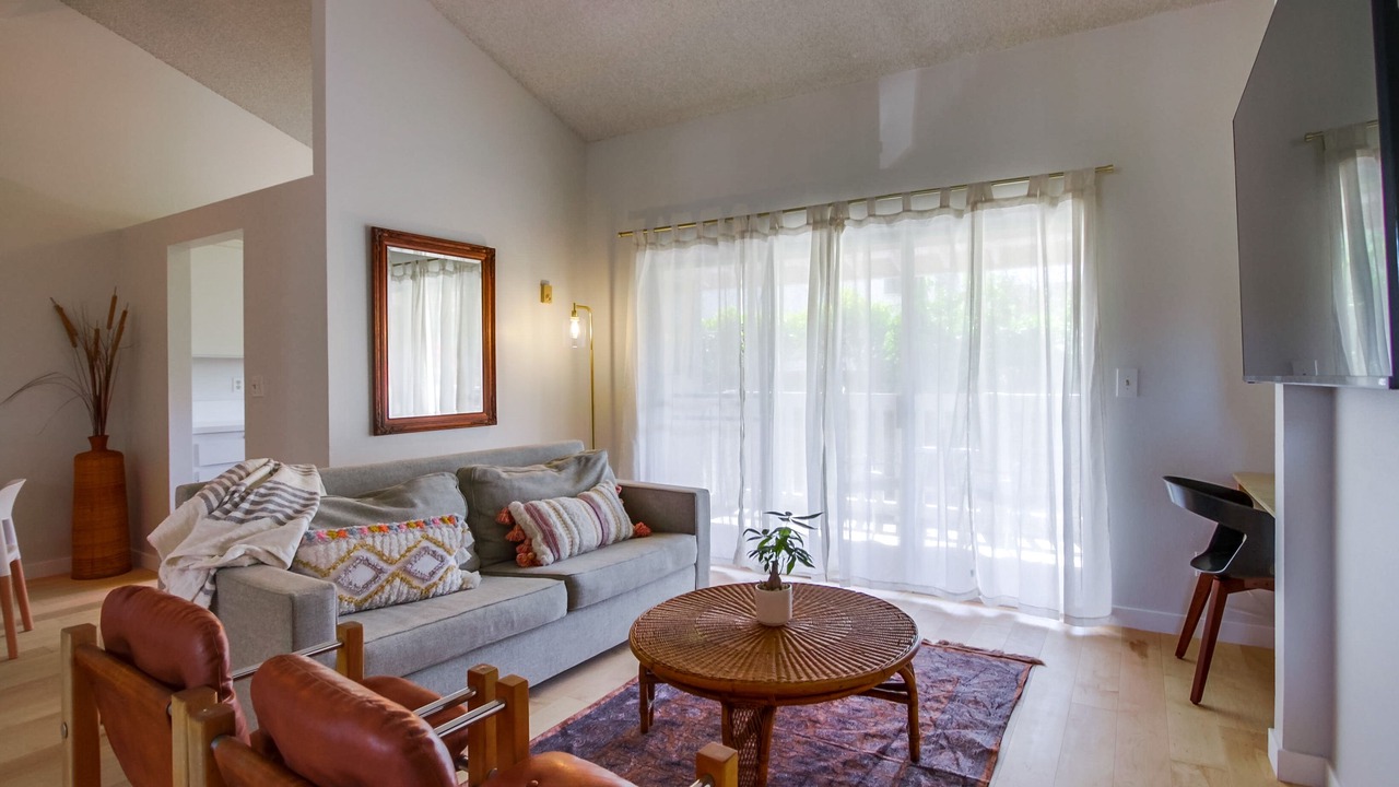Photo of Livingroom in Olde Solana Beach