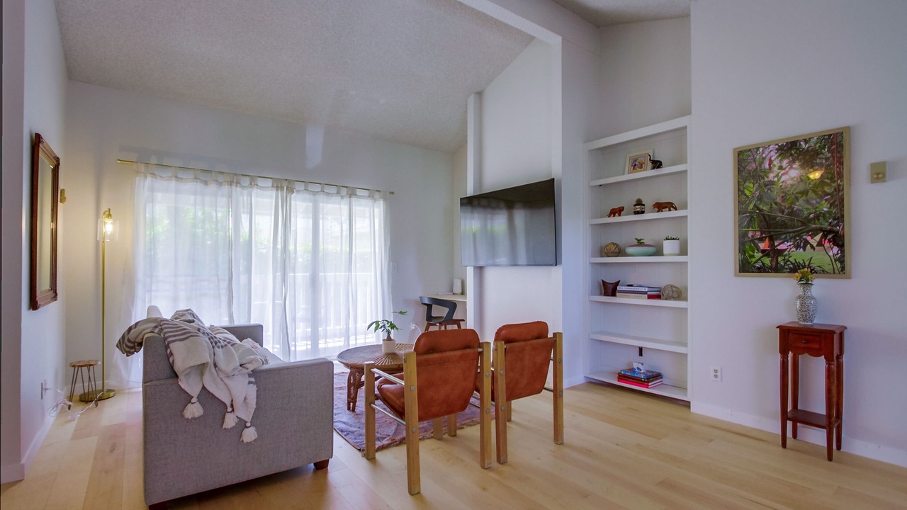 Photo of Livingroom in Olde Solana Beach
