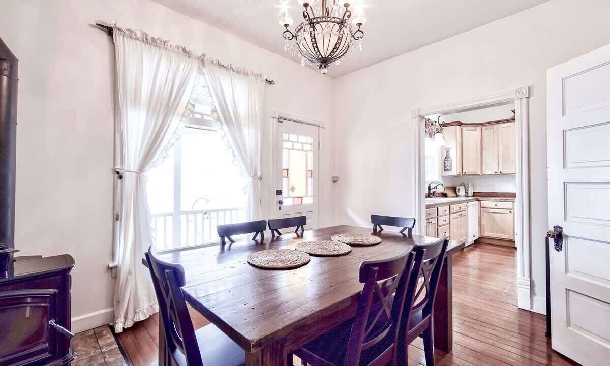 Photo of Livingroom in McMinnville