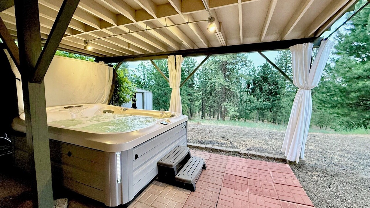 Photo of Patio Balcony in Goldendale