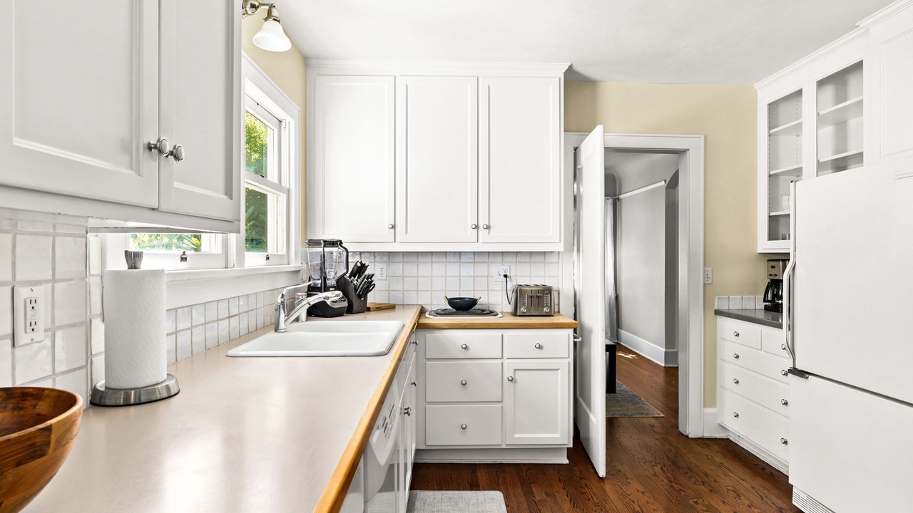 Photo of Kitchen in Amazon