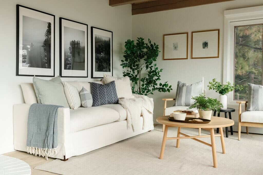 Photo of Livingroom in Meeks Bay