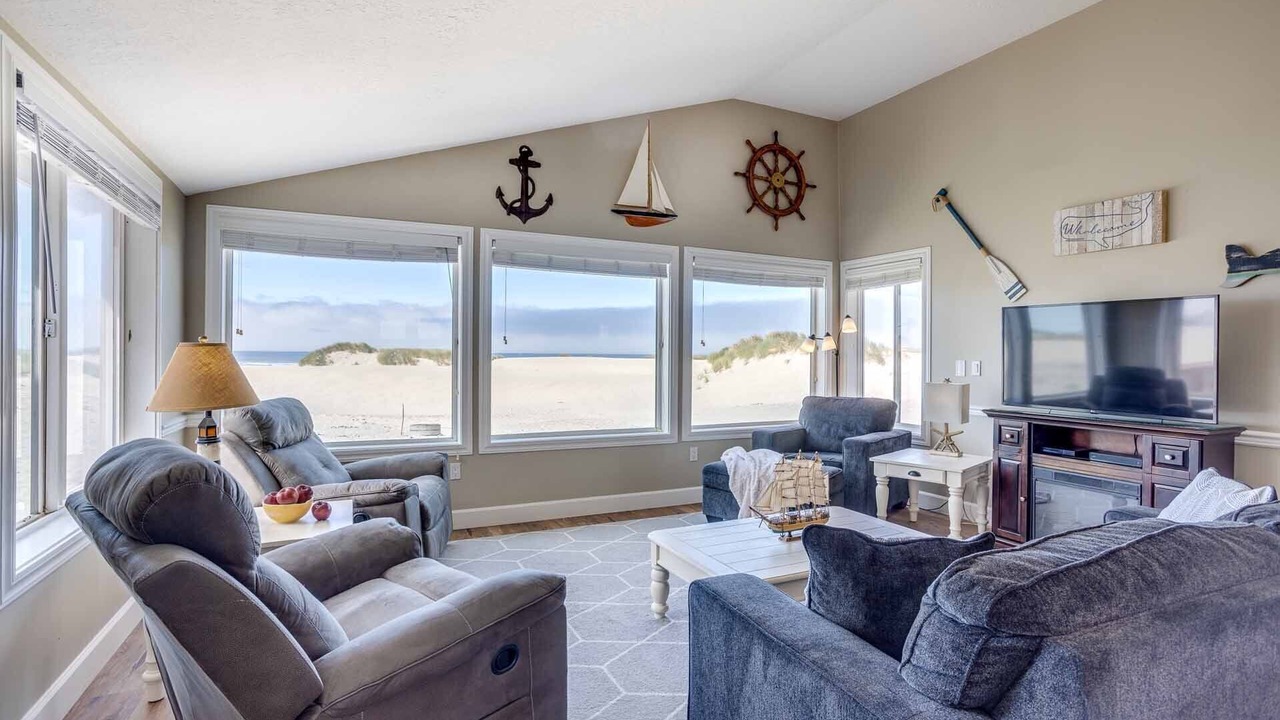 Photo of Livingroom in Bayshore