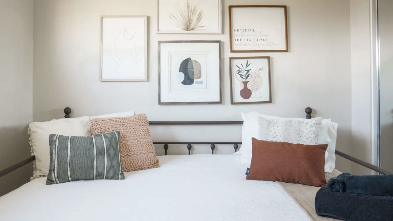 Photo of Bedroom in Bay Terraces