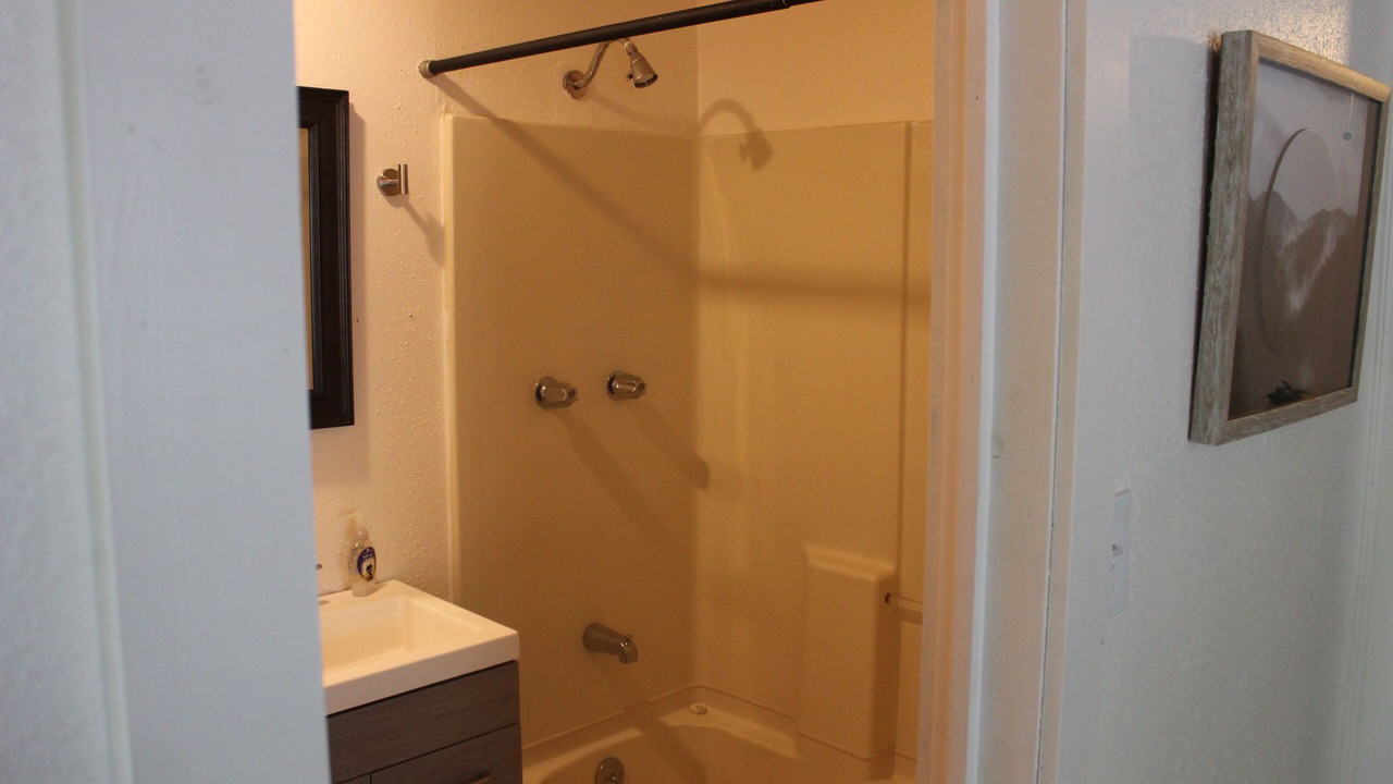Photo of Bathroom in Roseburg