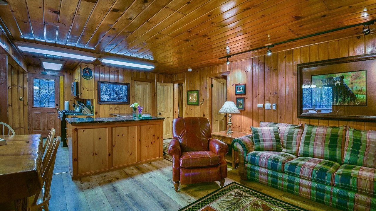 Photo of Livingroom in North Wawona