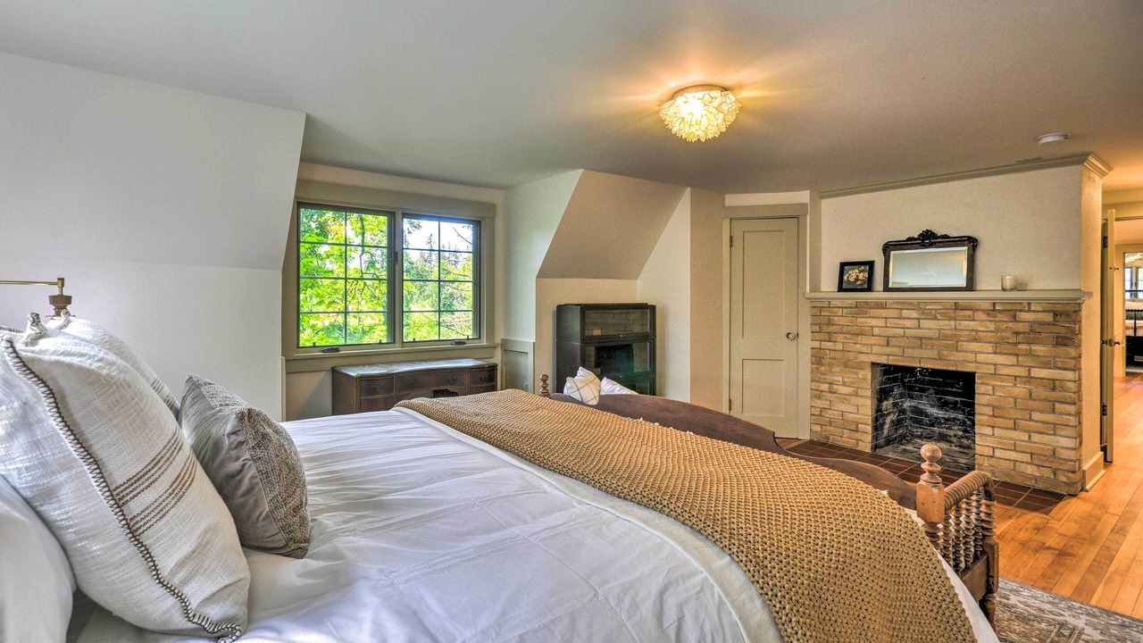 Photo of Bedroom in Carver