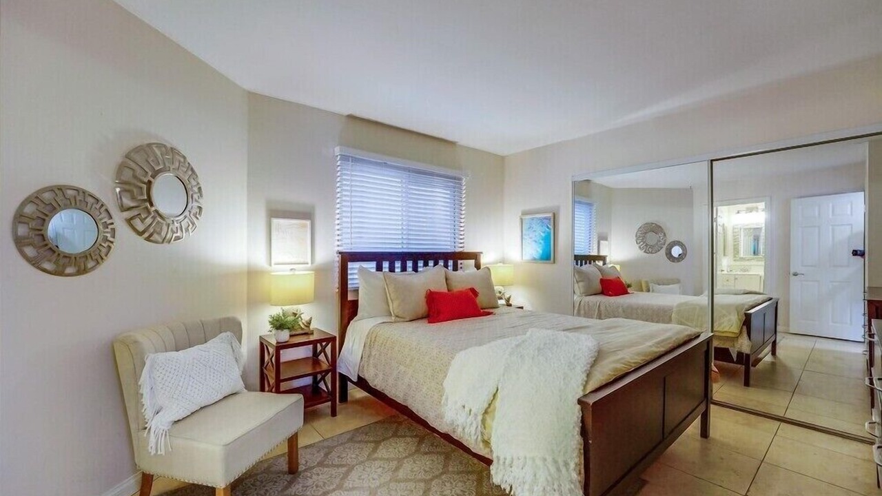 Photo of Bedroom in South Mission Beach