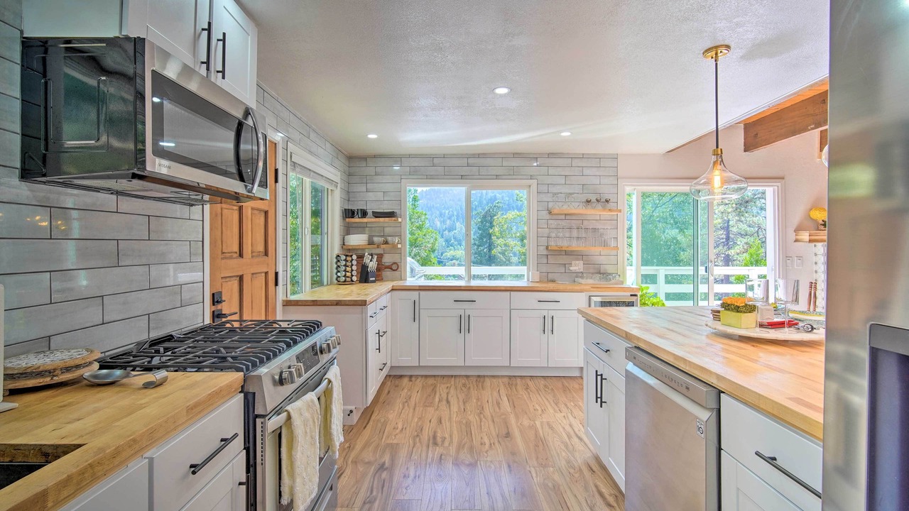 Photo of Kitchen in Crestline