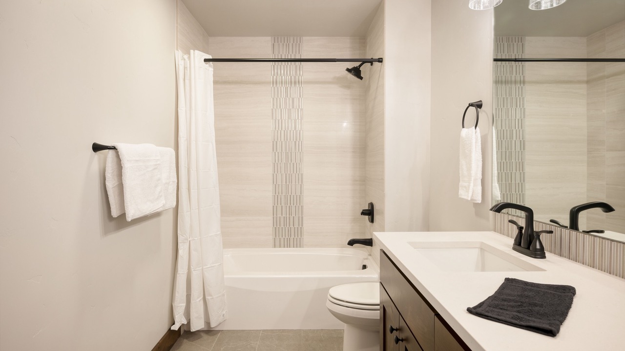 Photo of Bathroom in Powell Butte