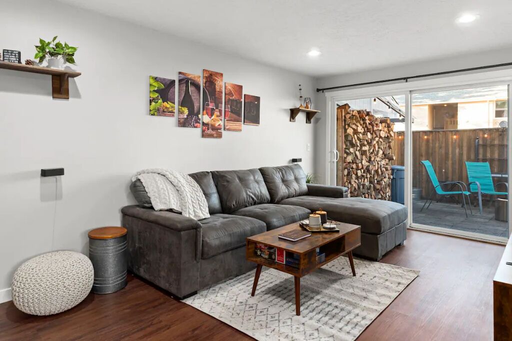 Photo of Livingroom in Aloha