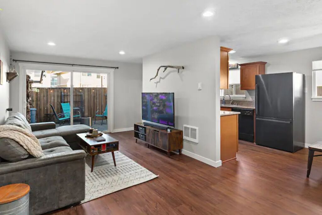 Photo of Livingroom in Aloha