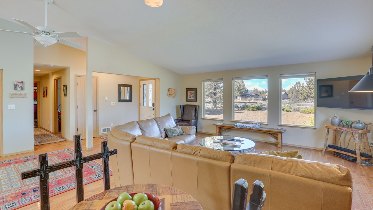 Photo of Livingroom in Bend