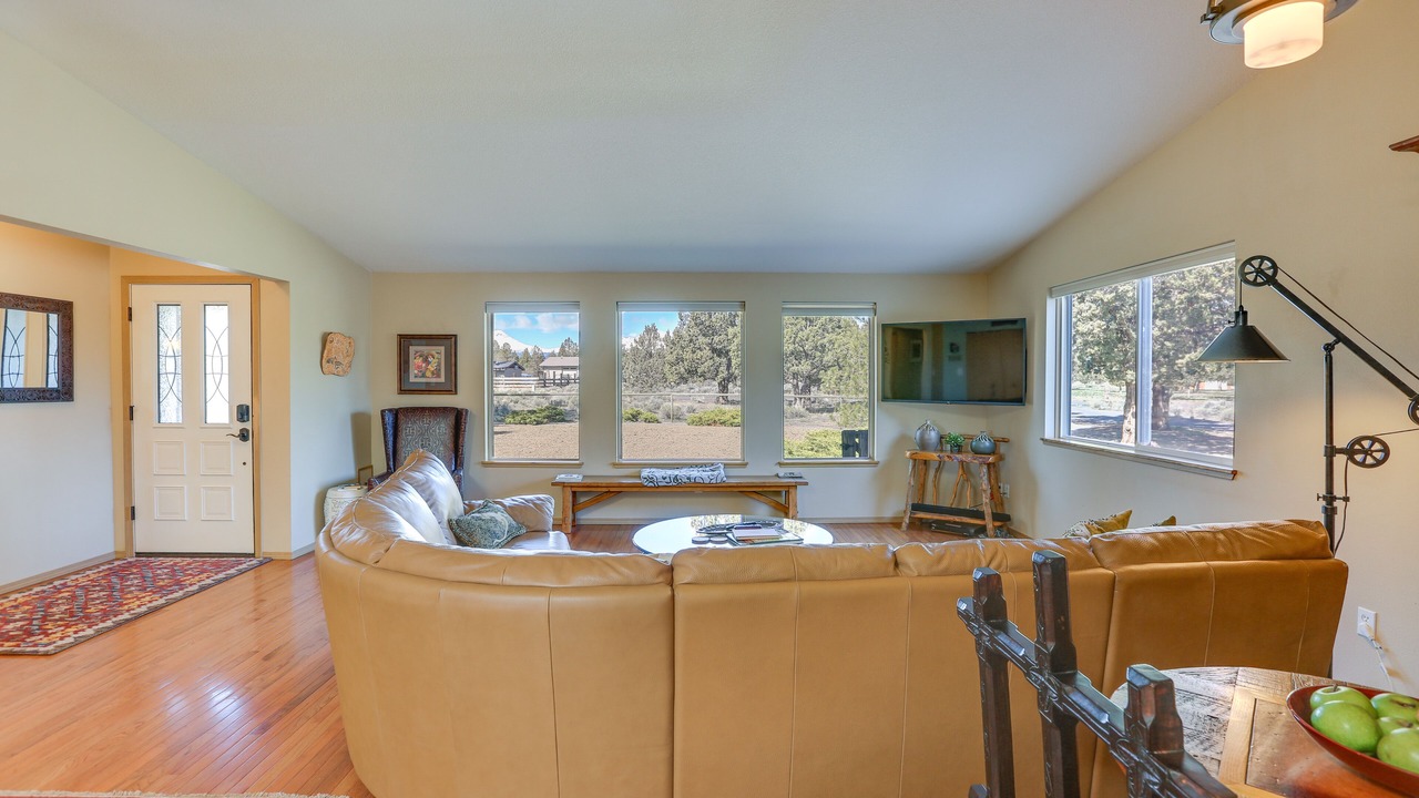 Photo of Livingroom in Bend