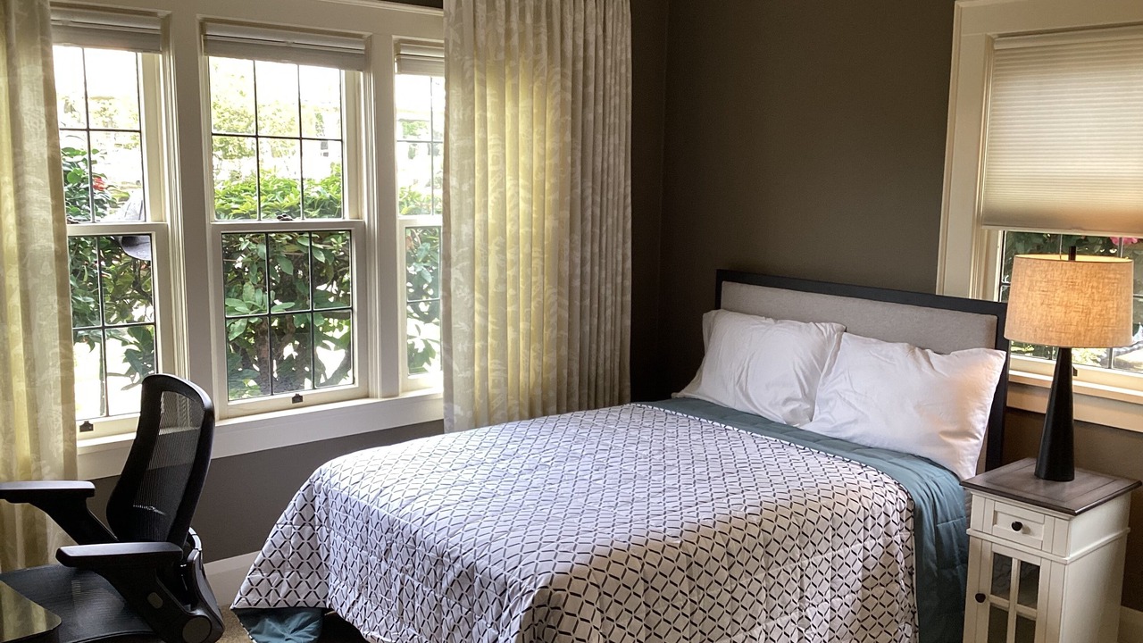 Photo of Bedroom in Amazon