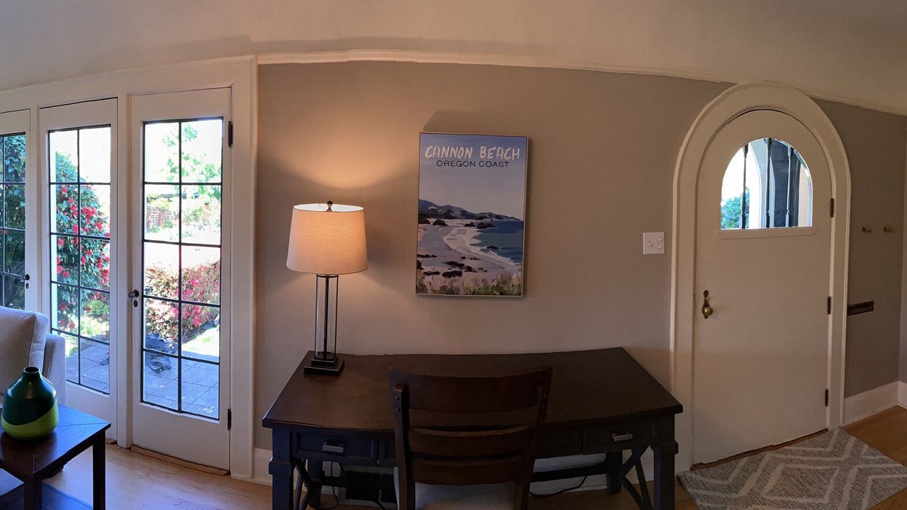 Photo of Livingroom in Amazon