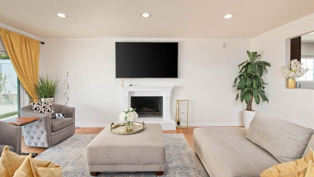 Photo of Livingroom in Malibu Canyon