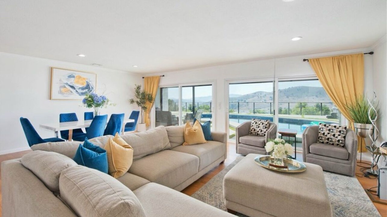 Photo of Livingroom in Malibu Canyon