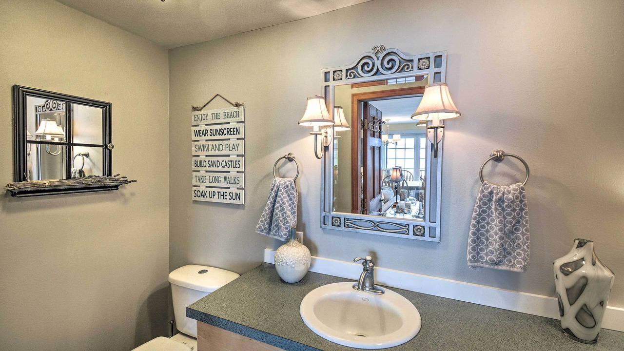 Photo of Bathroom in Tillicum