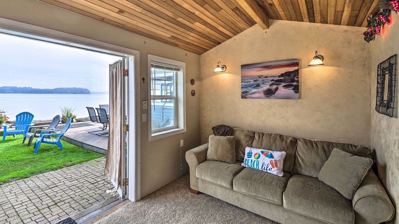 Photo of Bedroom in Tillicum