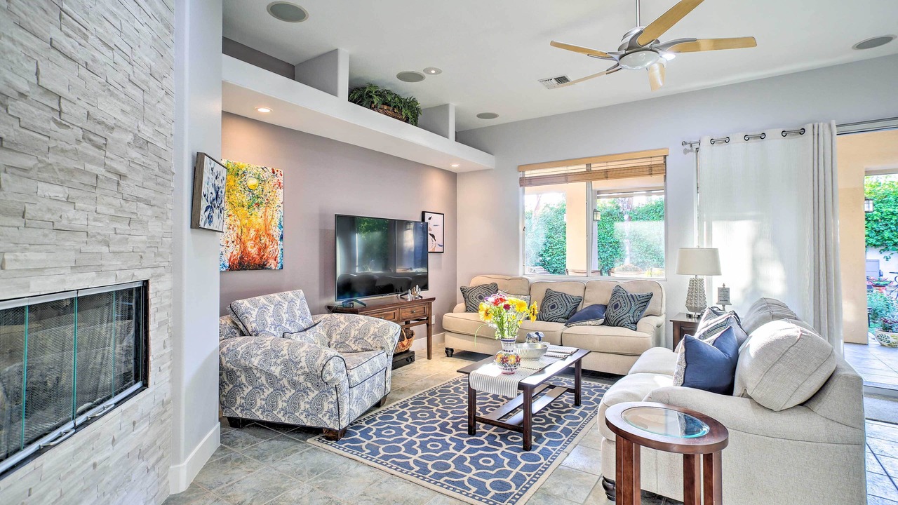Photo of Livingroom in Palm Desert