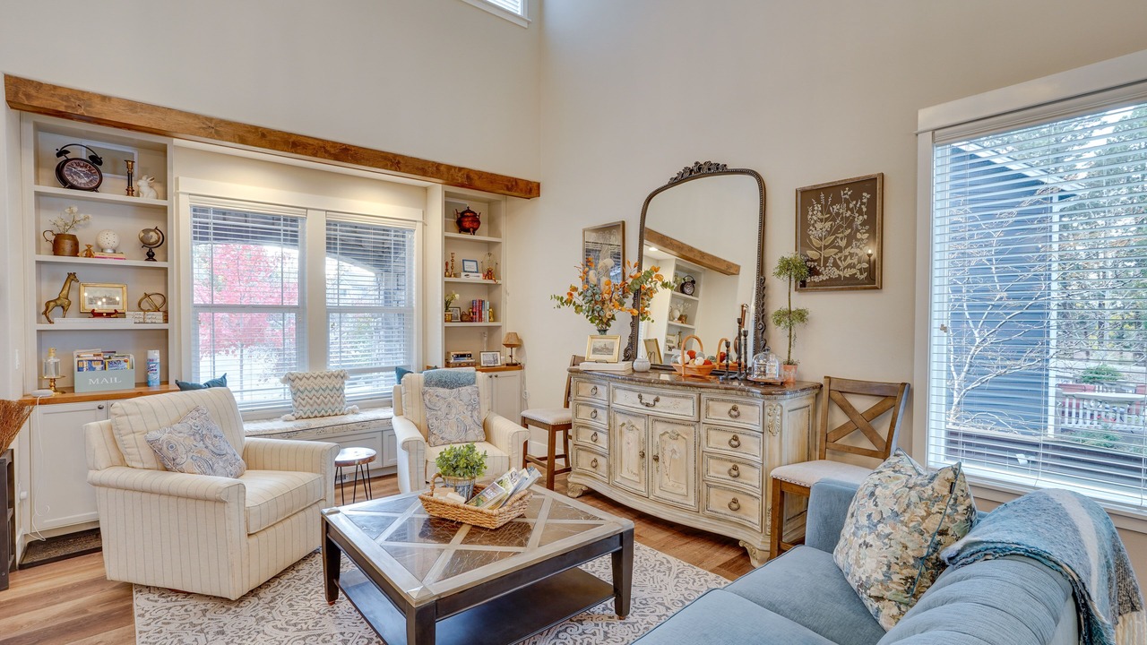 Photo of Livingroom in Southern Crossing
