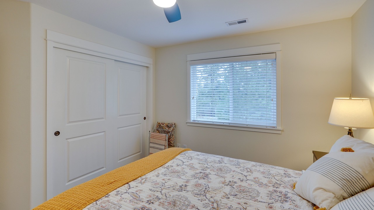 Photo of Bedroom in Southern Crossing