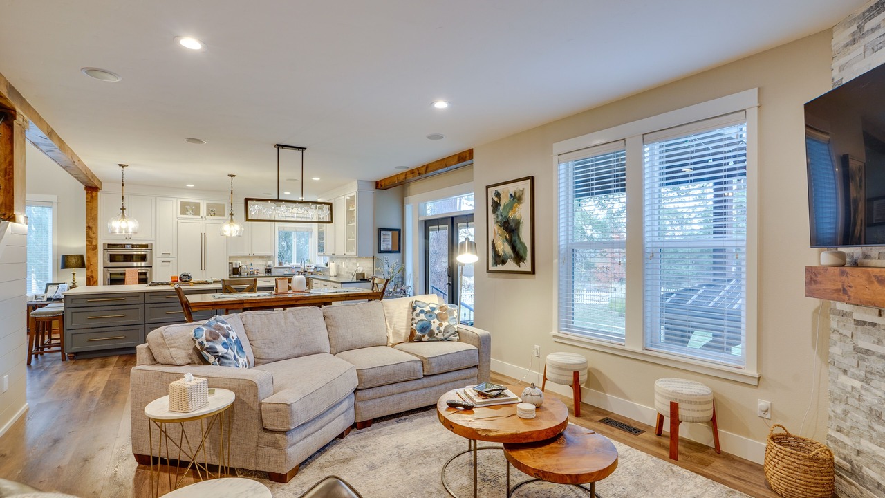 Photo of Livingroom in Southern Crossing