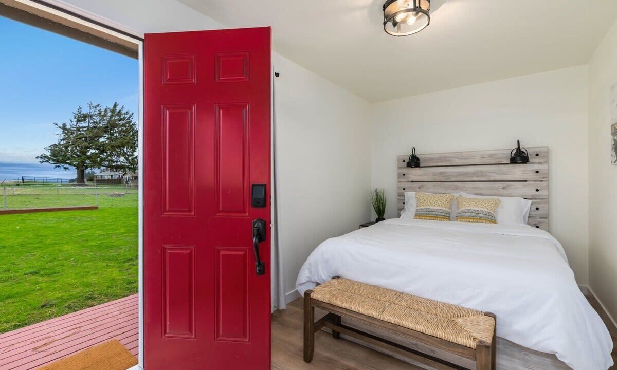 Photo of Bedroom in Oak Harbor