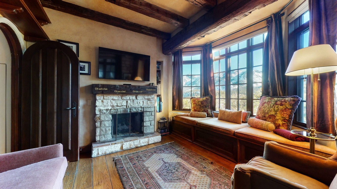 Photo of Bedroom in Mammoth Lakes