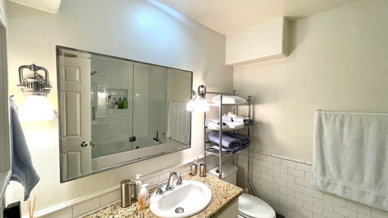 Photo of Bathroom in Cardiff-by-the-Sea