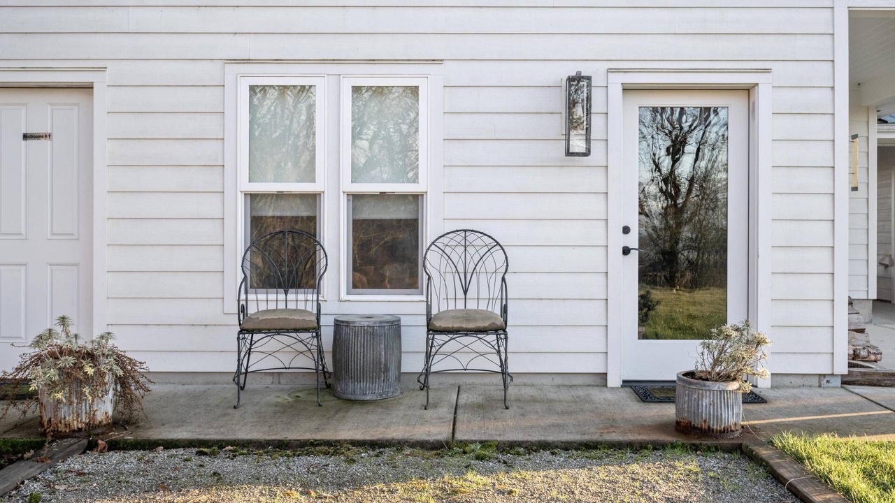 Photo of Others in Yamhill
