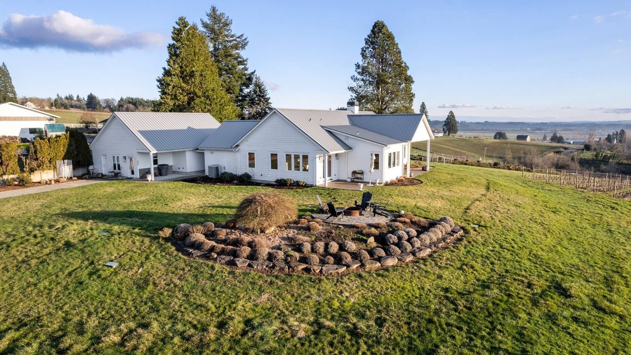 Photo of Others in Yamhill