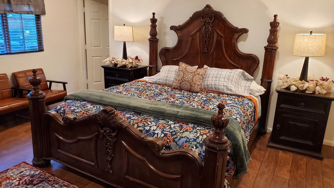 Photo of Bedroom in Twin Peaks