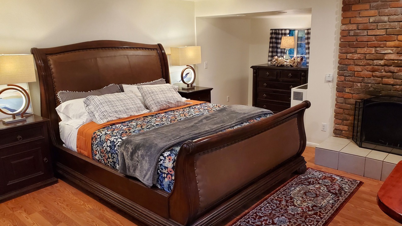 Photo of Bedroom in Twin Peaks