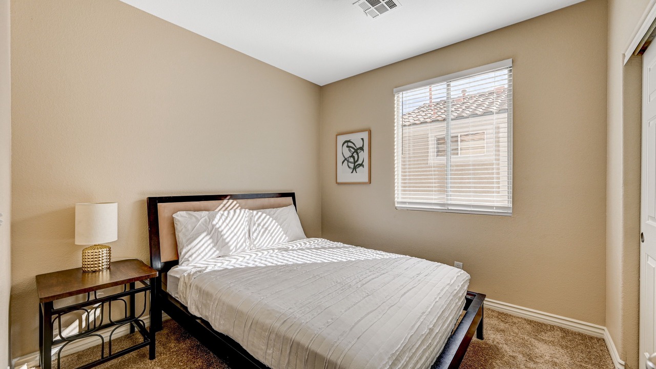Photo of Bedroom in Enterprise