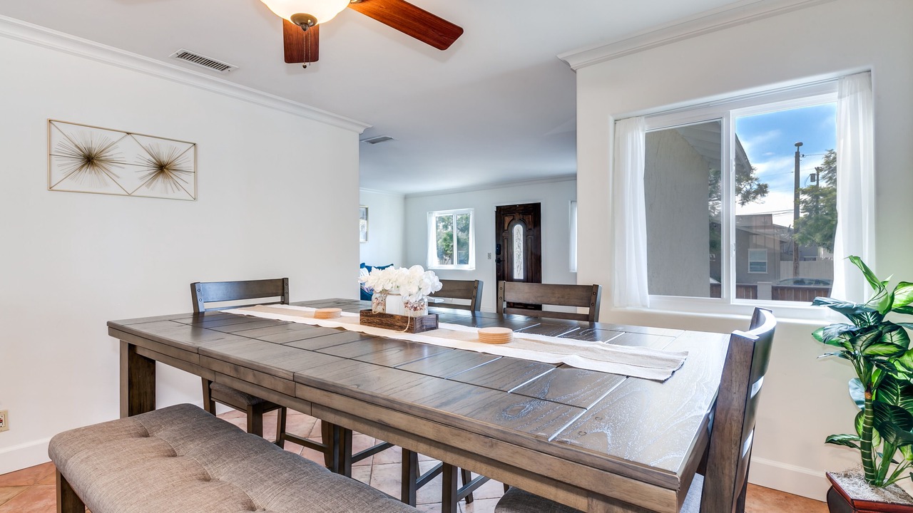 Photo of Livingroom in East Side Capistrano