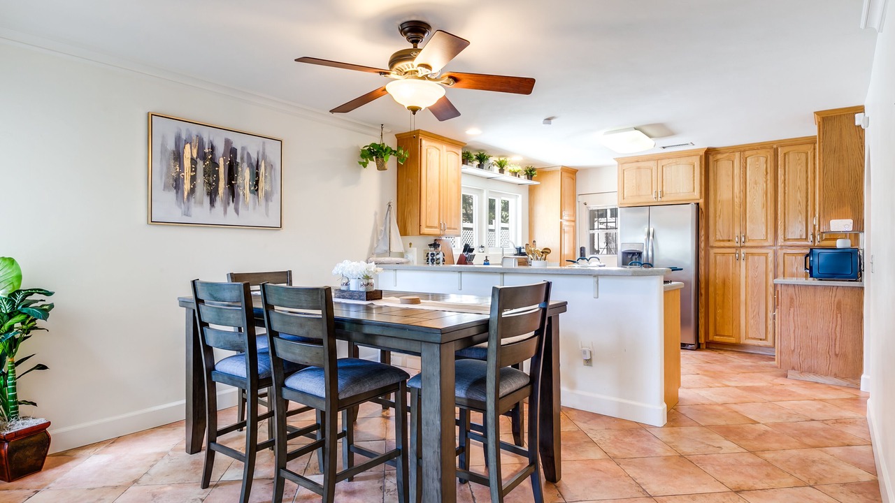 Photo of Livingroom in East Side Capistrano