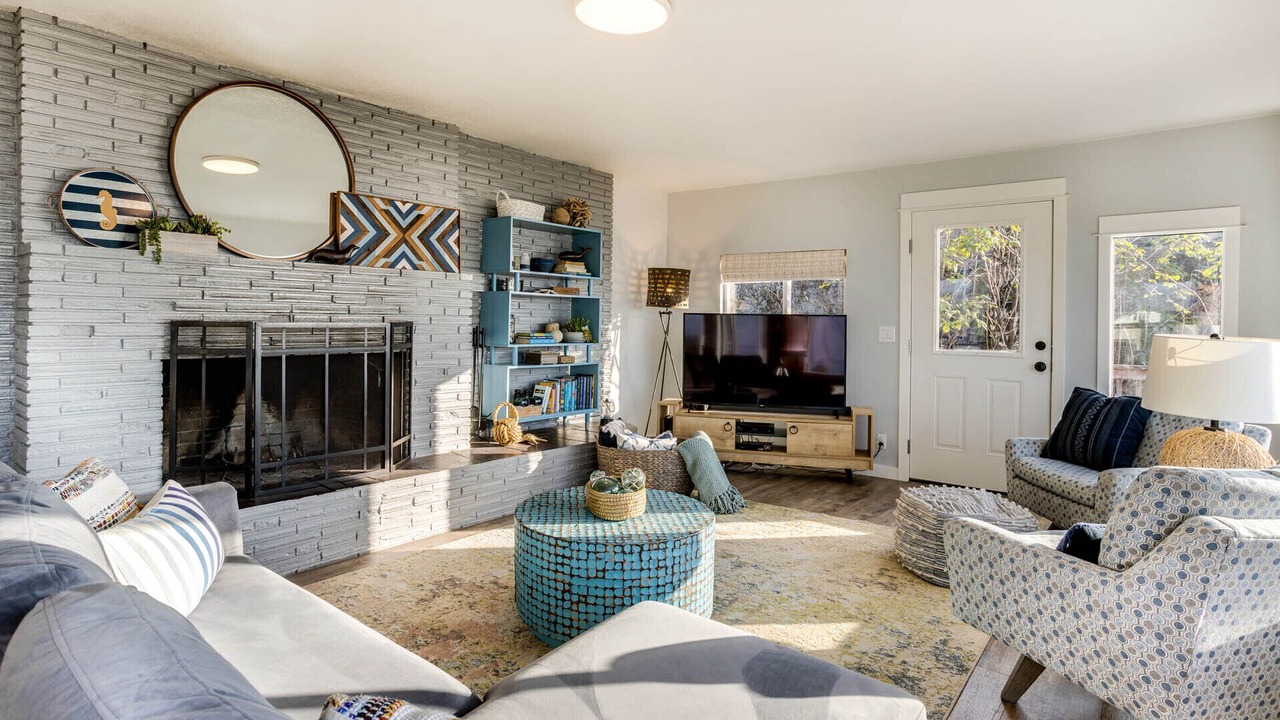 Photo of Livingroom in Seal Rock