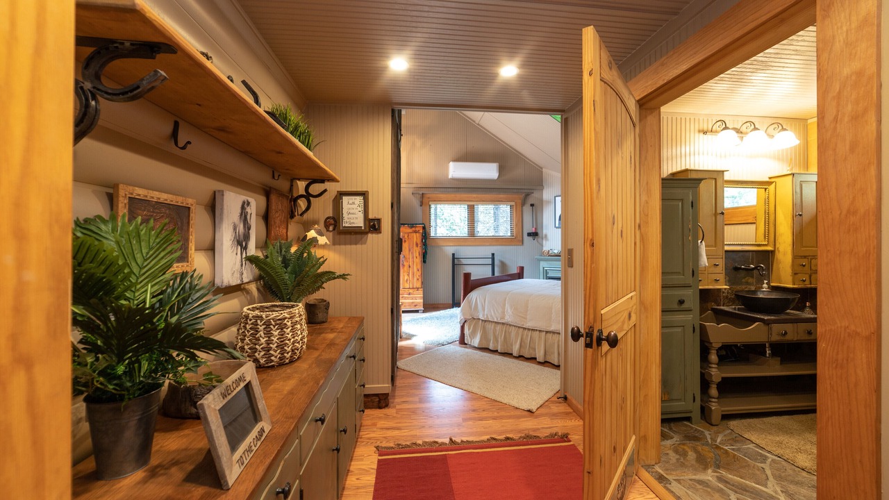 Photo of Bedroom in Three Rivers