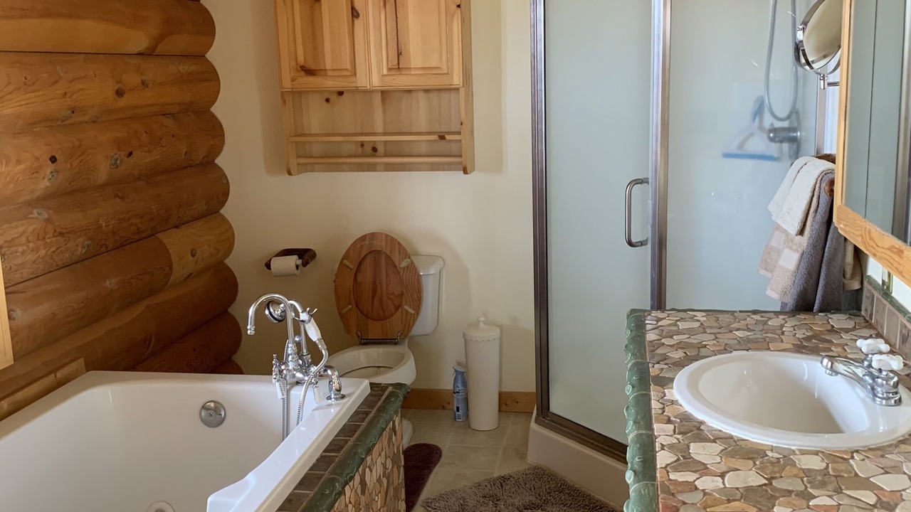 Photo of Bathroom in Plush