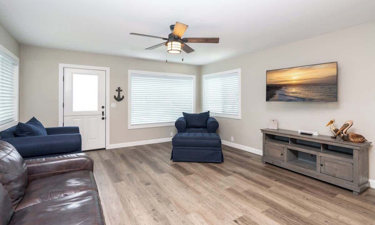 Photo of Bedroom in Balboa Island
