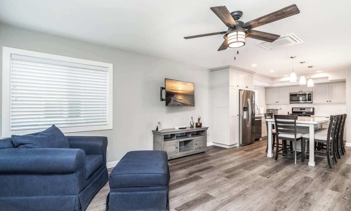 Photo of Livingroom in Balboa Island
